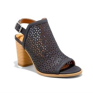 Universal thread Milliana sling back heel